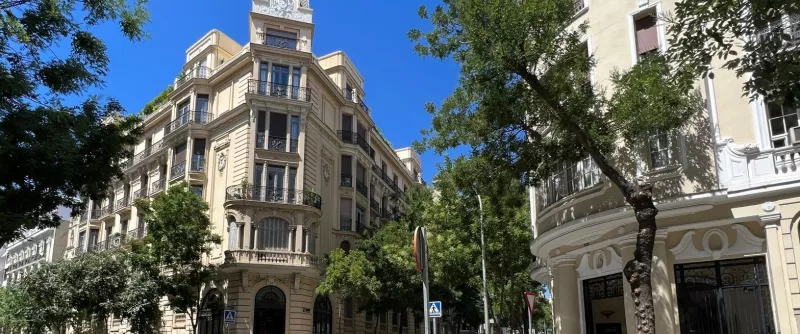 Spectacular penthouse on a beautiful Palatial Building.